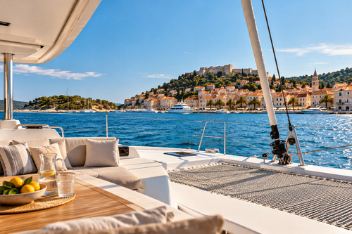 Scenic Sailing to Hvar